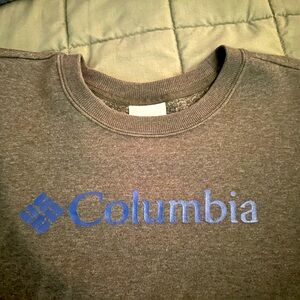 Columbia women’s crewneck. Size large.